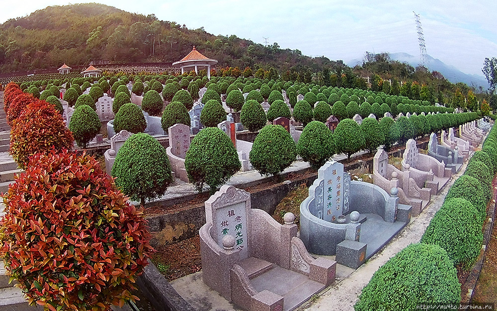 Огромное кладбище, розы в пыли, поворот не туда Провинция Гуандун, Китай