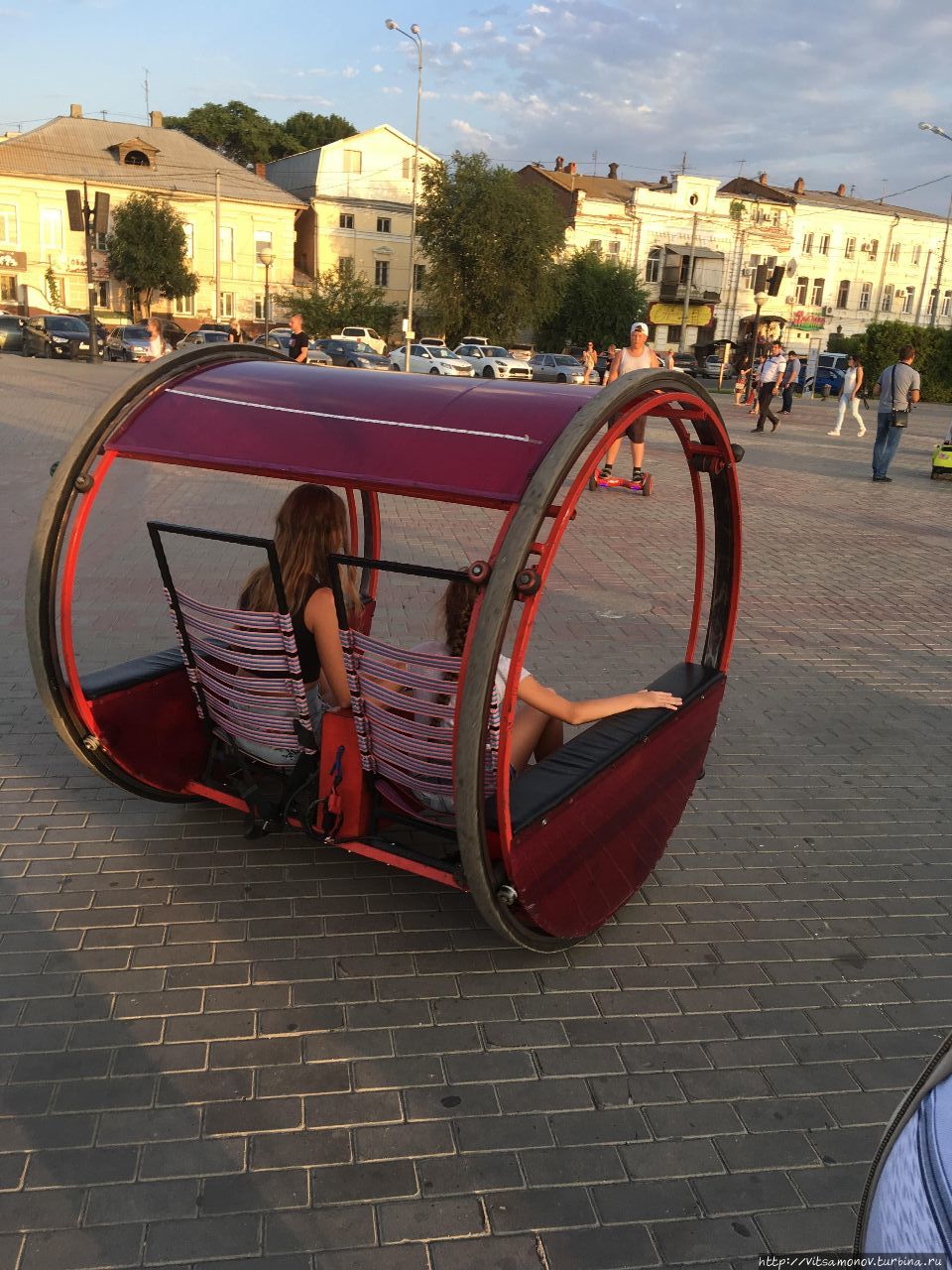 Прогулочное колесо «Луноход» Астрахань, Россия