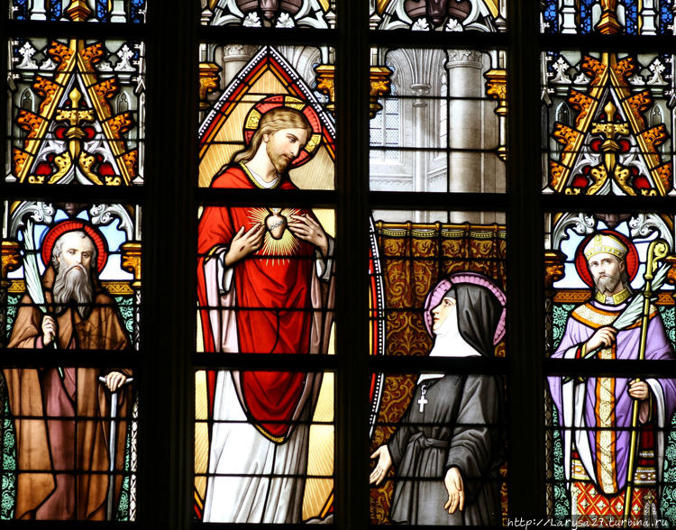 Витражи в Базилике Тонгер