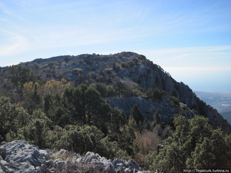Впереди горное плато. Алания, Турция