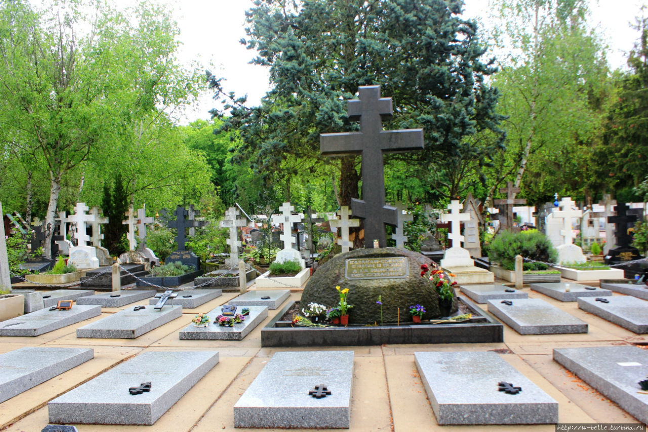 Сент Женевьев де Буа могила Бориса Зайцева