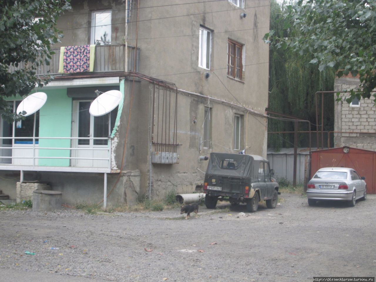 Прогулка по бедноватому городу в центре Грузии Хашури, Грузия