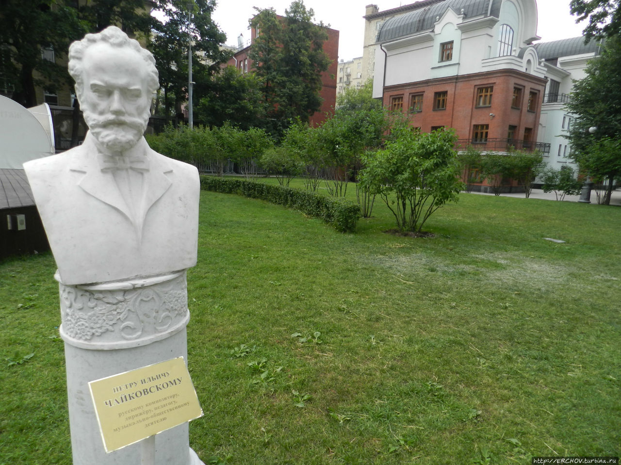 сад эрмитаж бюсты. чайковский бюст эрмитаж сад. сад "эрмитаж" анна павлова. сад эрмитаж бюсты. эрмитаж памятник москва.