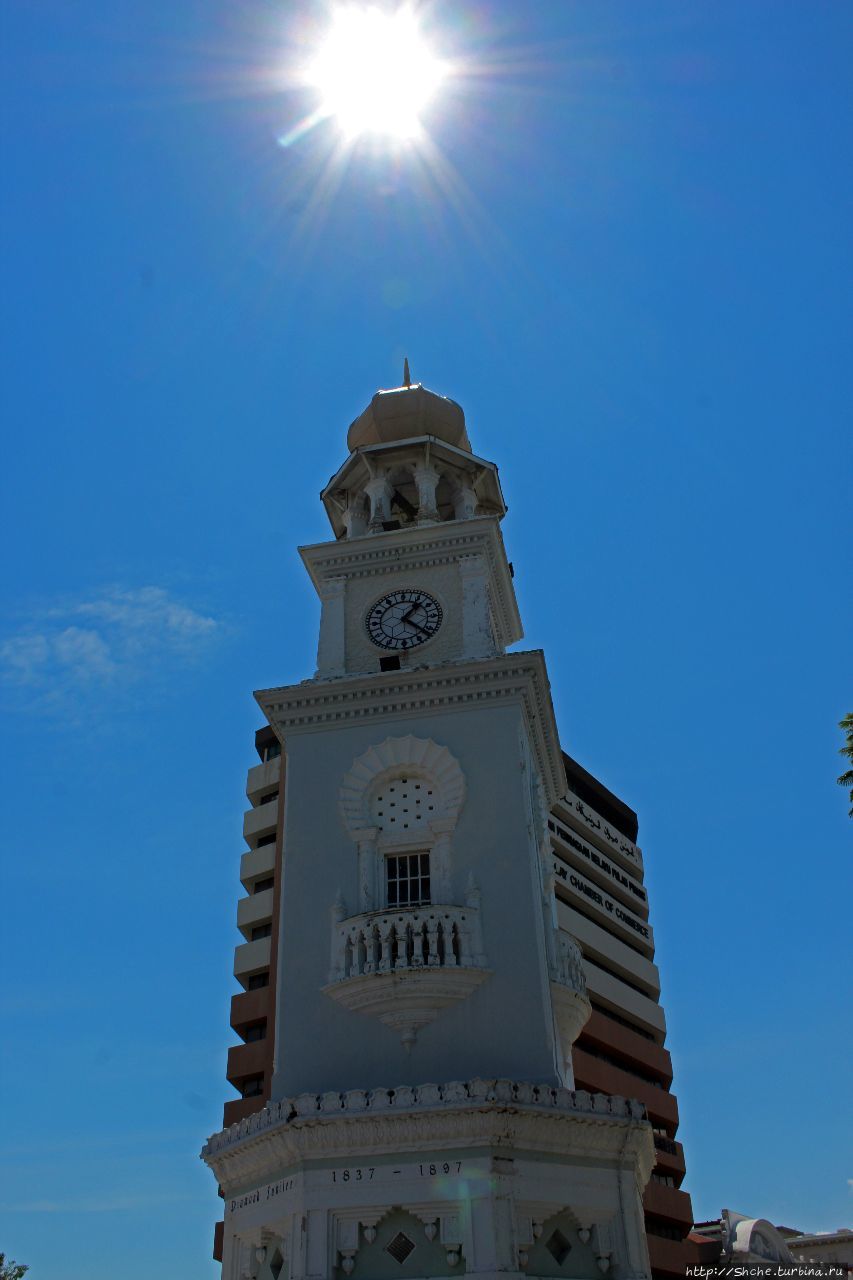 Часовая башня королевы Виктории - символ города Джорджтаун