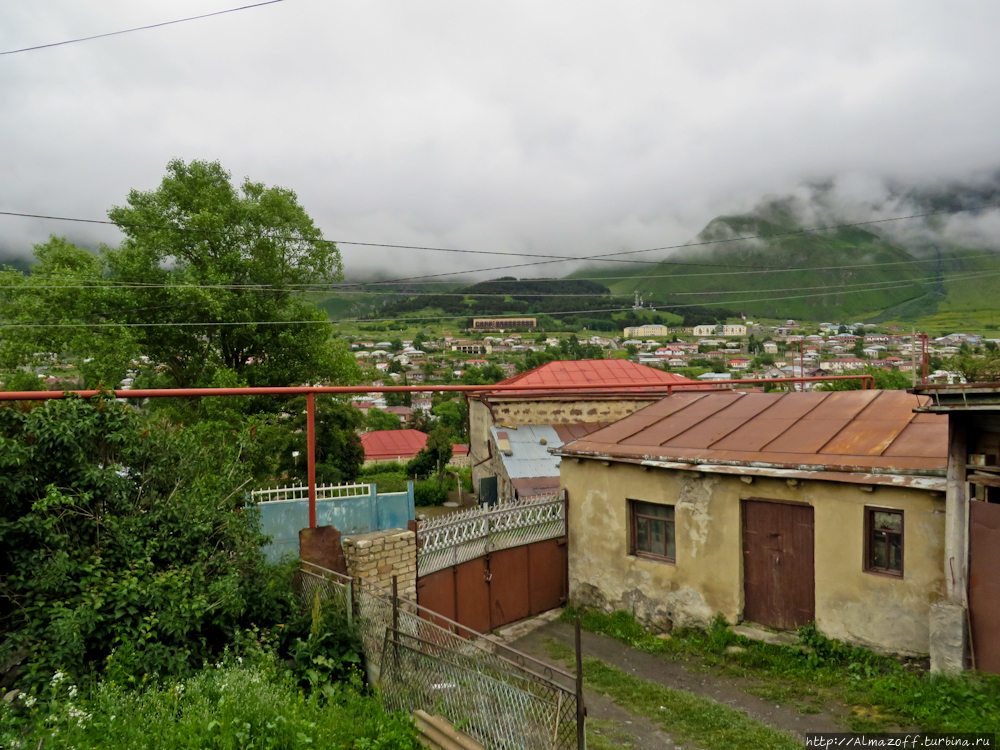 Пост-иллюстрация городка Степанцминда, до Казбека и после Степанцминда, Грузия
