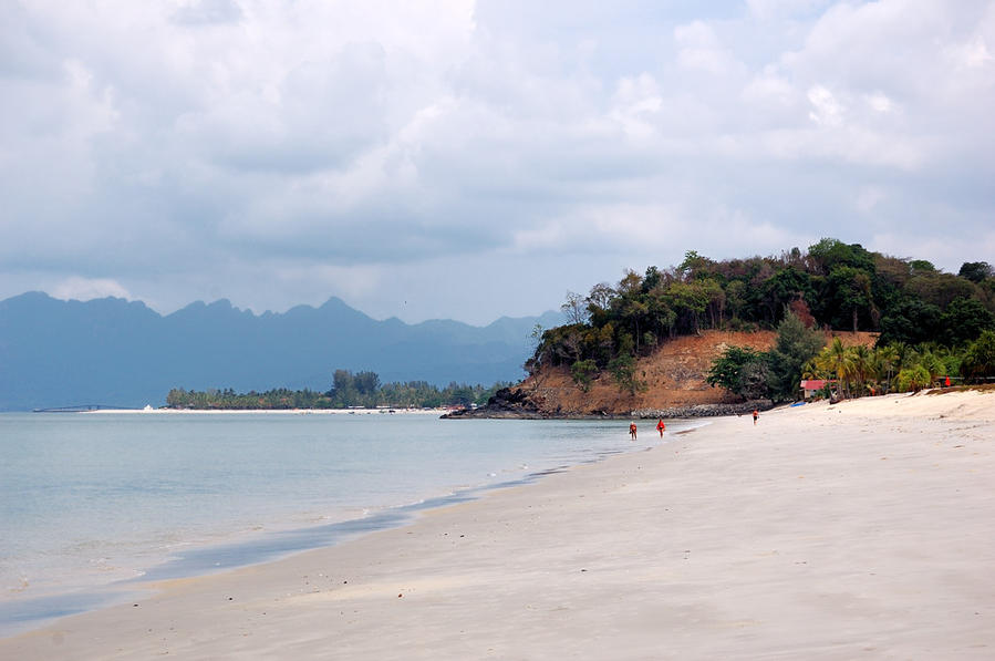 Пляж Пантай Ченанг / Pantai Chenang