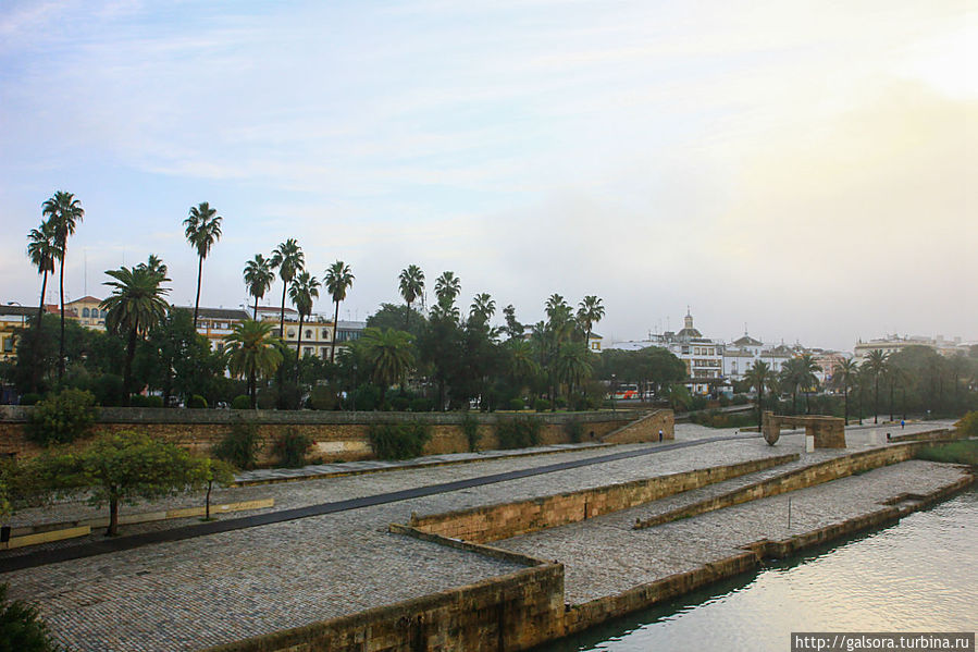 Набережная Гвадалкивира Севилья, Испания