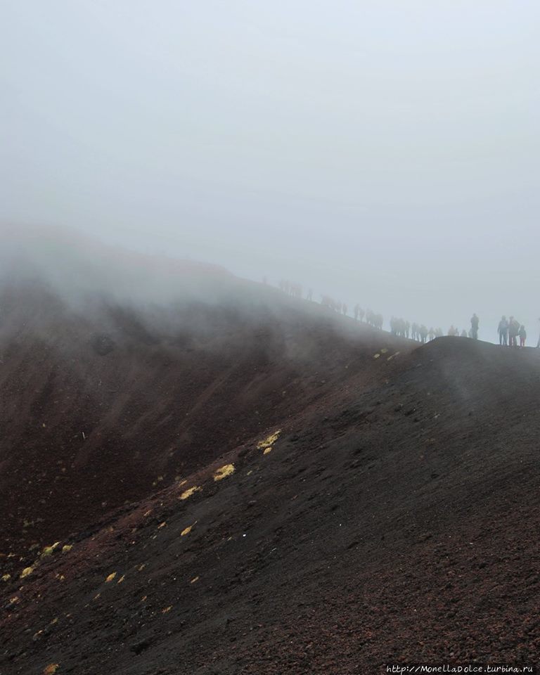 Национальный парк вулкан Etna: кратеры, гроты... Вулкан Этна Национальный Парк (3350м), Италия