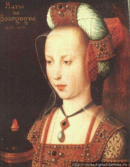 Выглядеть наша красавица должна была приблизительно так (прошу прощение за низкое качество портрета, но ни одной фотографии дам XV века в моем архиве не сохранилось). Шатонёф-ан-Осуа, Франция