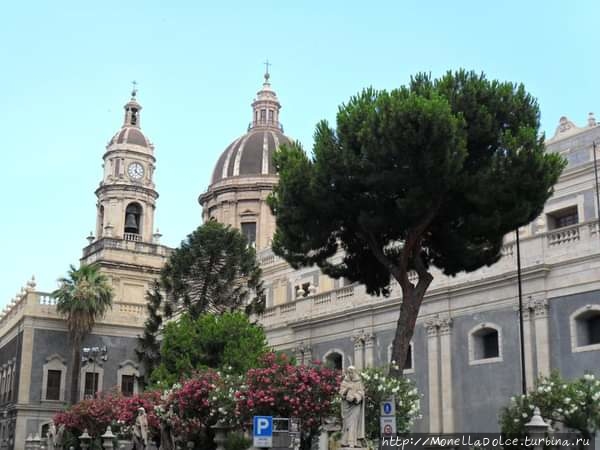 Путешествие в историческом центре Catania(июнь 2020)