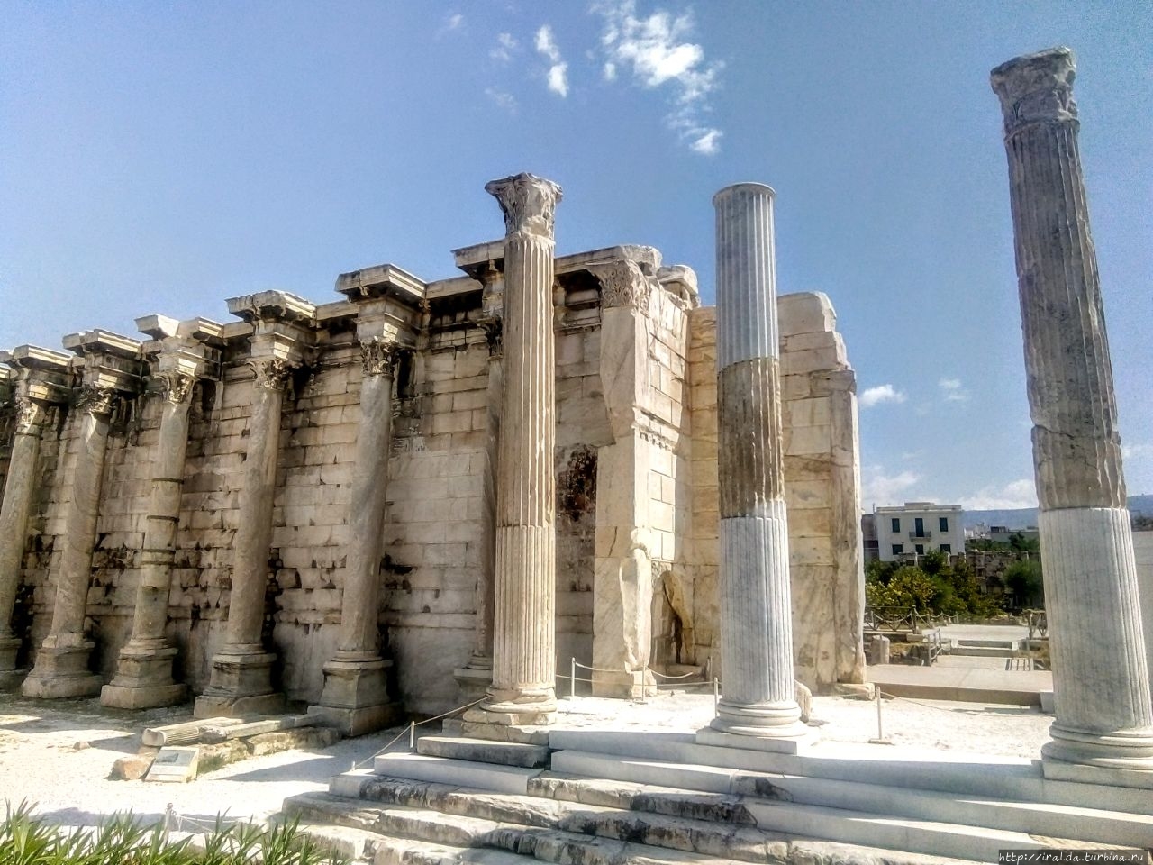 Библиотека Адриана / Ruins of ancient Roman library