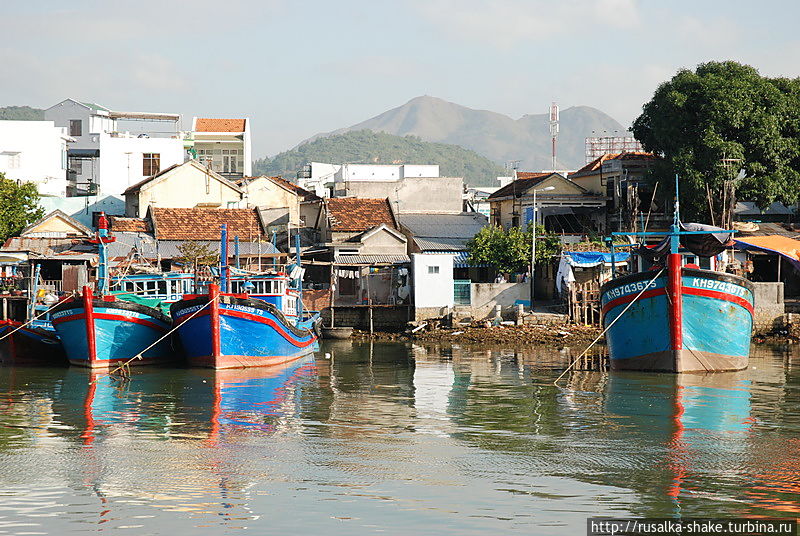 Деревня на реке Кай Нячанг, Вьетнам