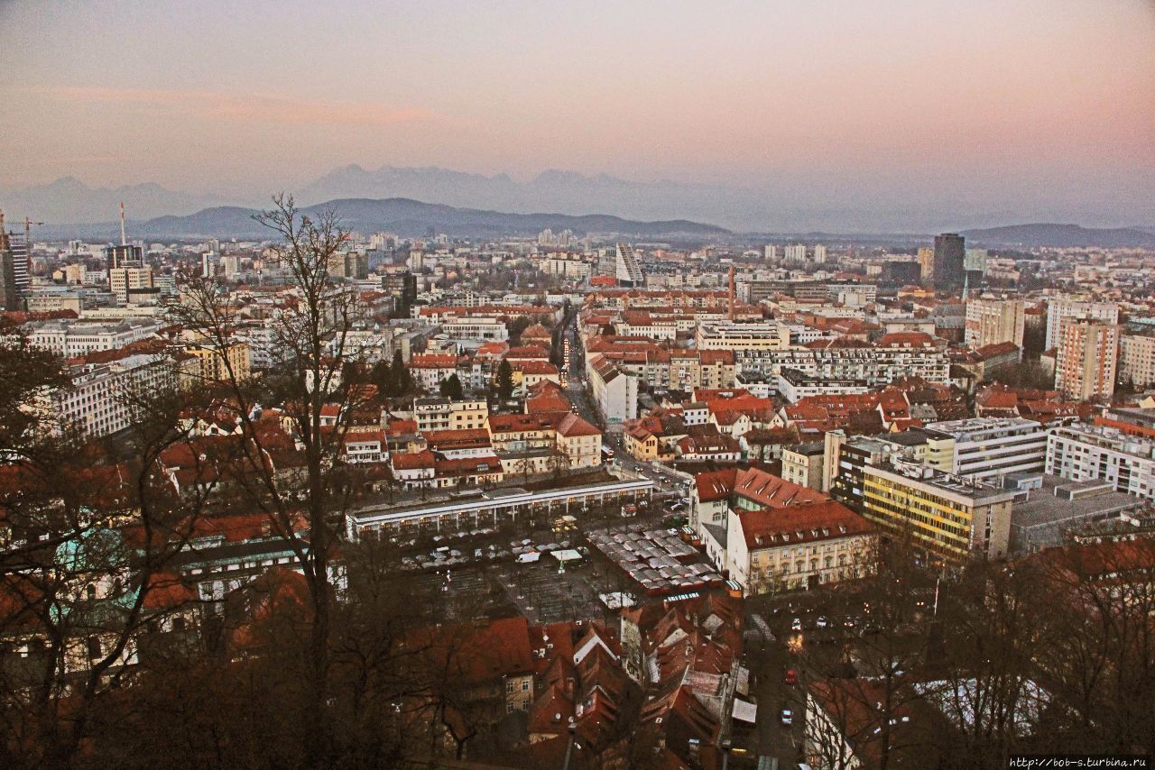 Своё нынешнее название — Любляна, город обрёл после развала Австро-Венгрии, когда Словения стала самостоятельным государством Любляна, Словения