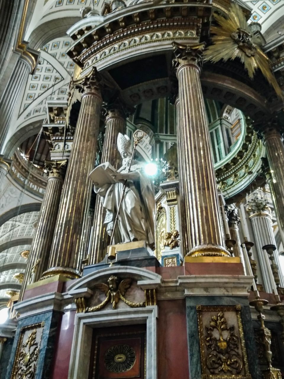 Кафедральный собор и площадь Сокало Пуэбла, Мексика