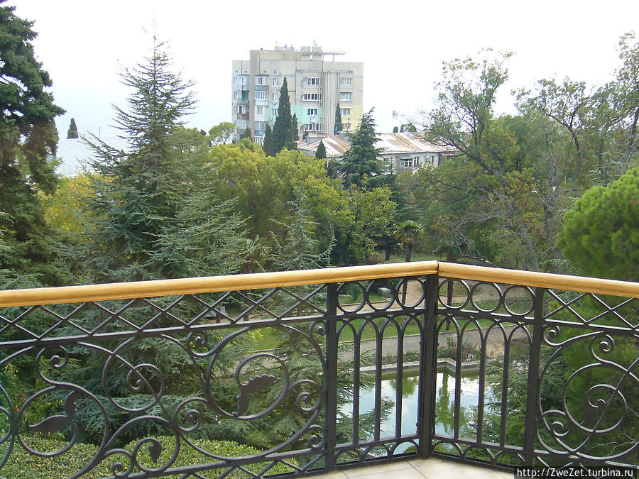 Балкон парадной столовой