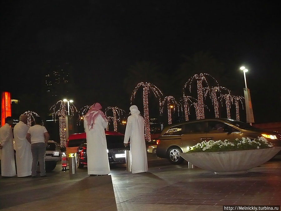 Вечерняя прогулка по Дубай-Молу Дубай, ОАЭ