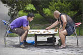Игра в шашки — еще одно увлечение пекинцев. В процессе рассказа о городе я еще не раз вернусь к этому сюжету...
*