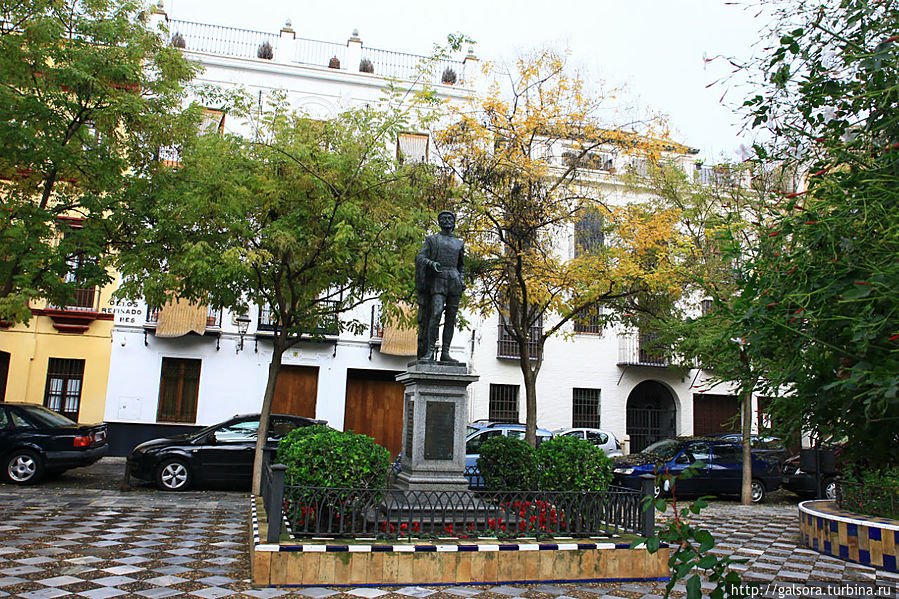 Памятник Дон Жуану в квартале Санта Круз Севилья, Испания