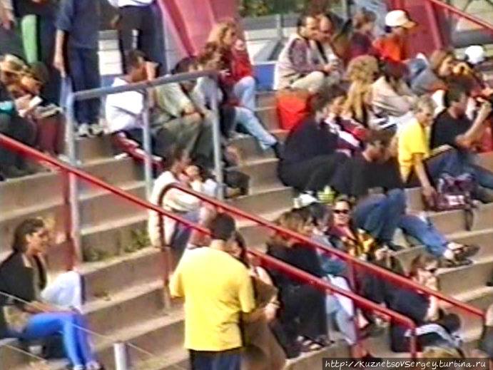 На стадионе в Карлсруэ во время Зигера Карлсруэ, Германия