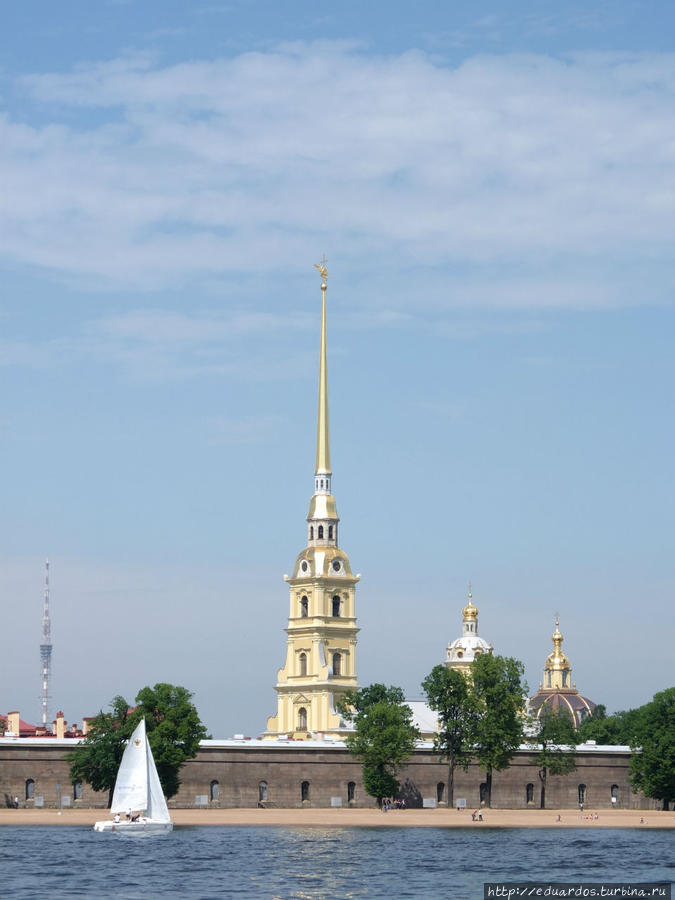 Шпиль петропавловского собора в санкт петербурге