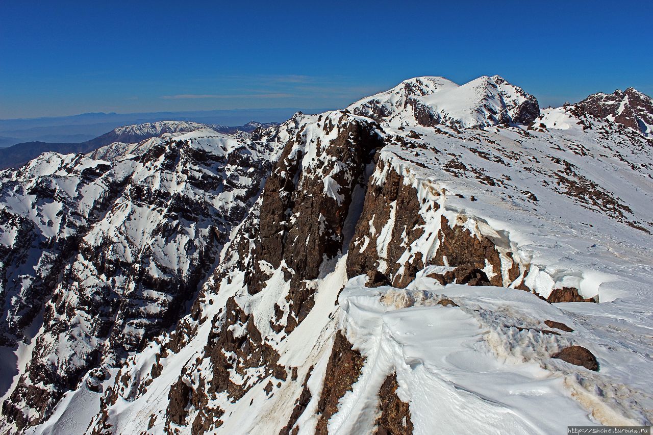 Вершина Тубкаль Гора Тубкаль (4167м), Марокко