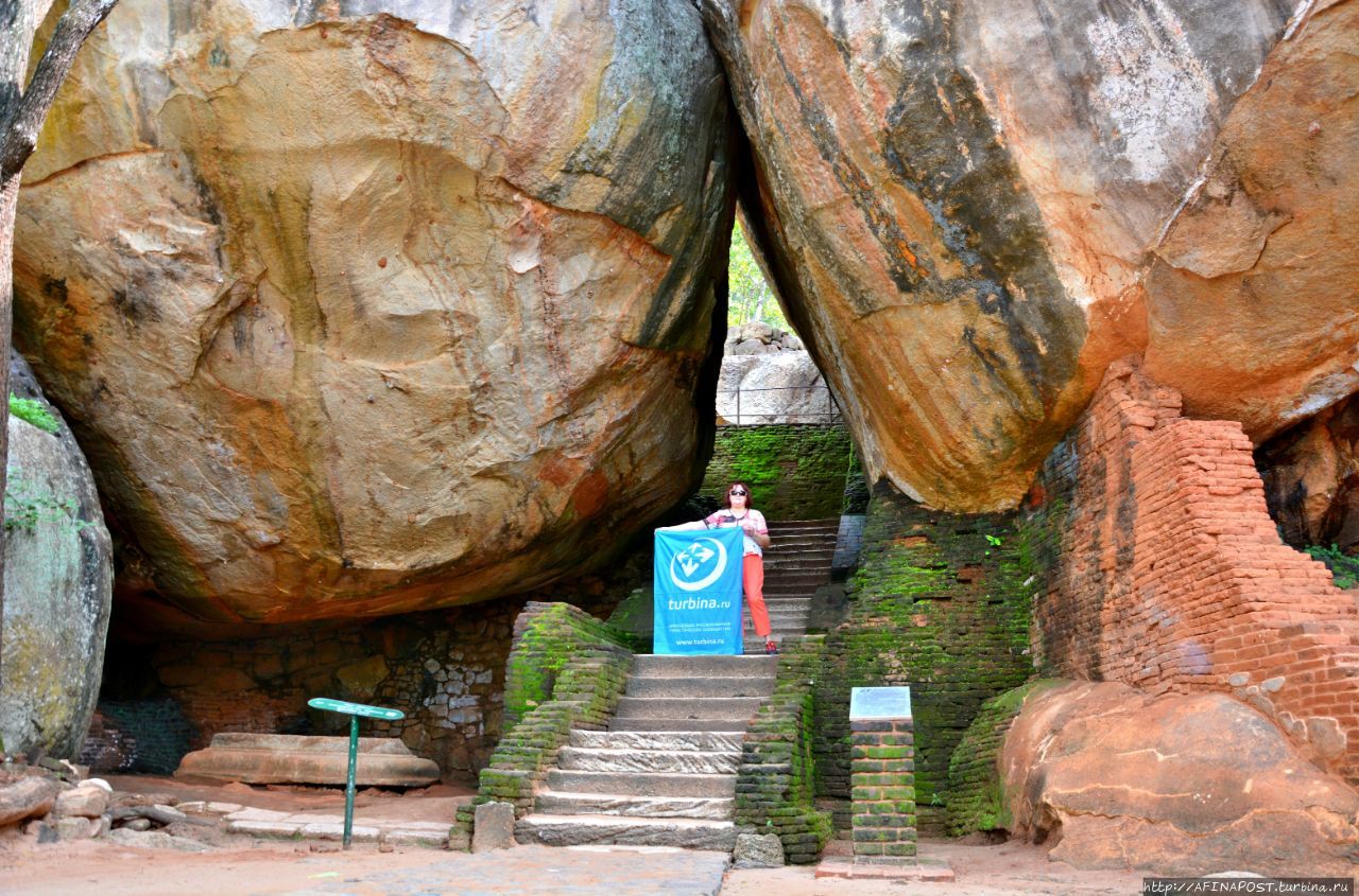 Сигирия - загадочная крепость-скала ланкийского царя Кассапы Сигирия, Шри-Ланка