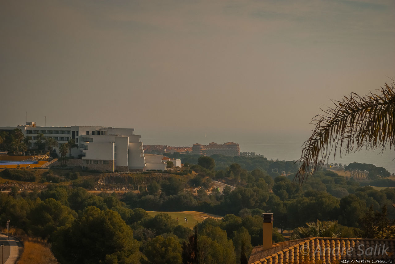 Зимнее утро на Средиземном Ситжес, Испания