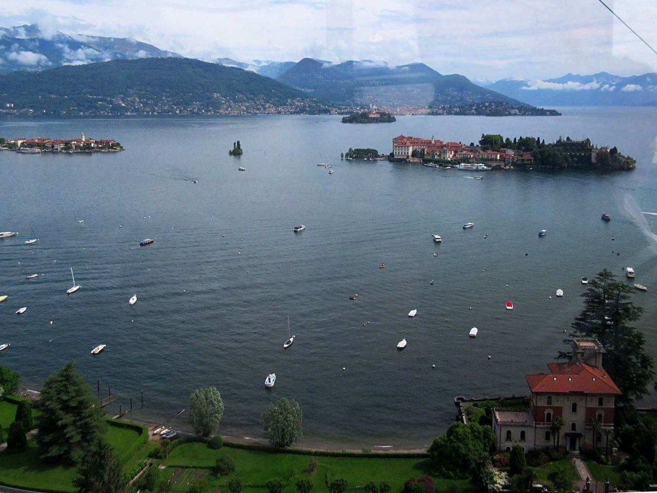 Королева озера Маджоре и ее приближенные Стреза, Италия