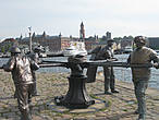 памятник морякам в порту