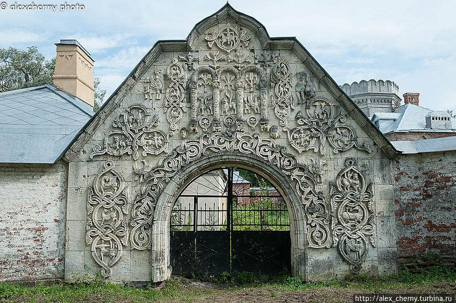 Резные ворота Феодоровского городка. Пушкин, Россия