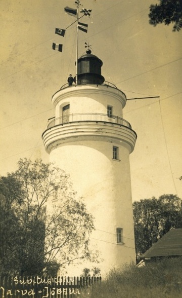 В 1930-х годах на маяке установили радиомачту. . Фото с сайта http://www.etts.ee