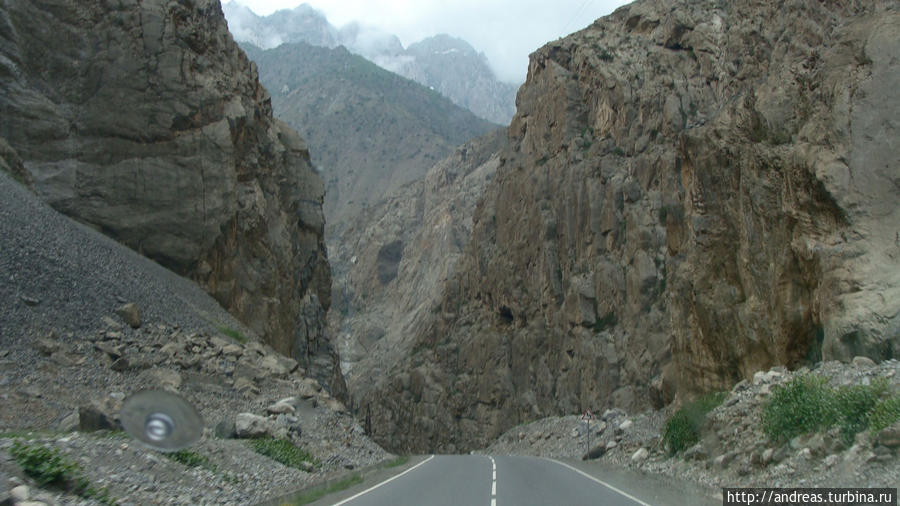 Дорога через Гиссарский хребет Таджикистан