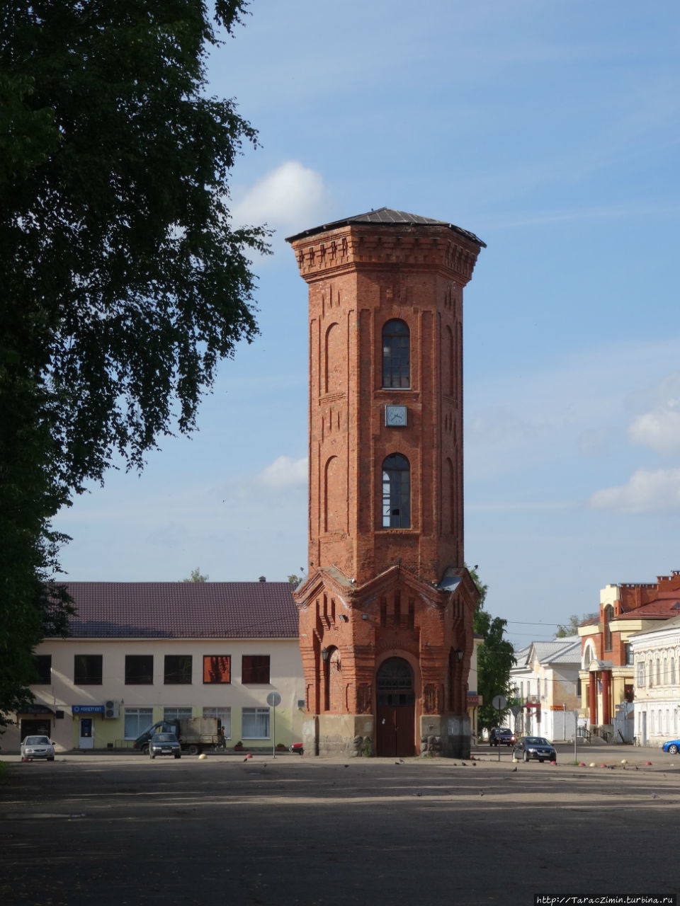 Старая Русса. Башня в центре города