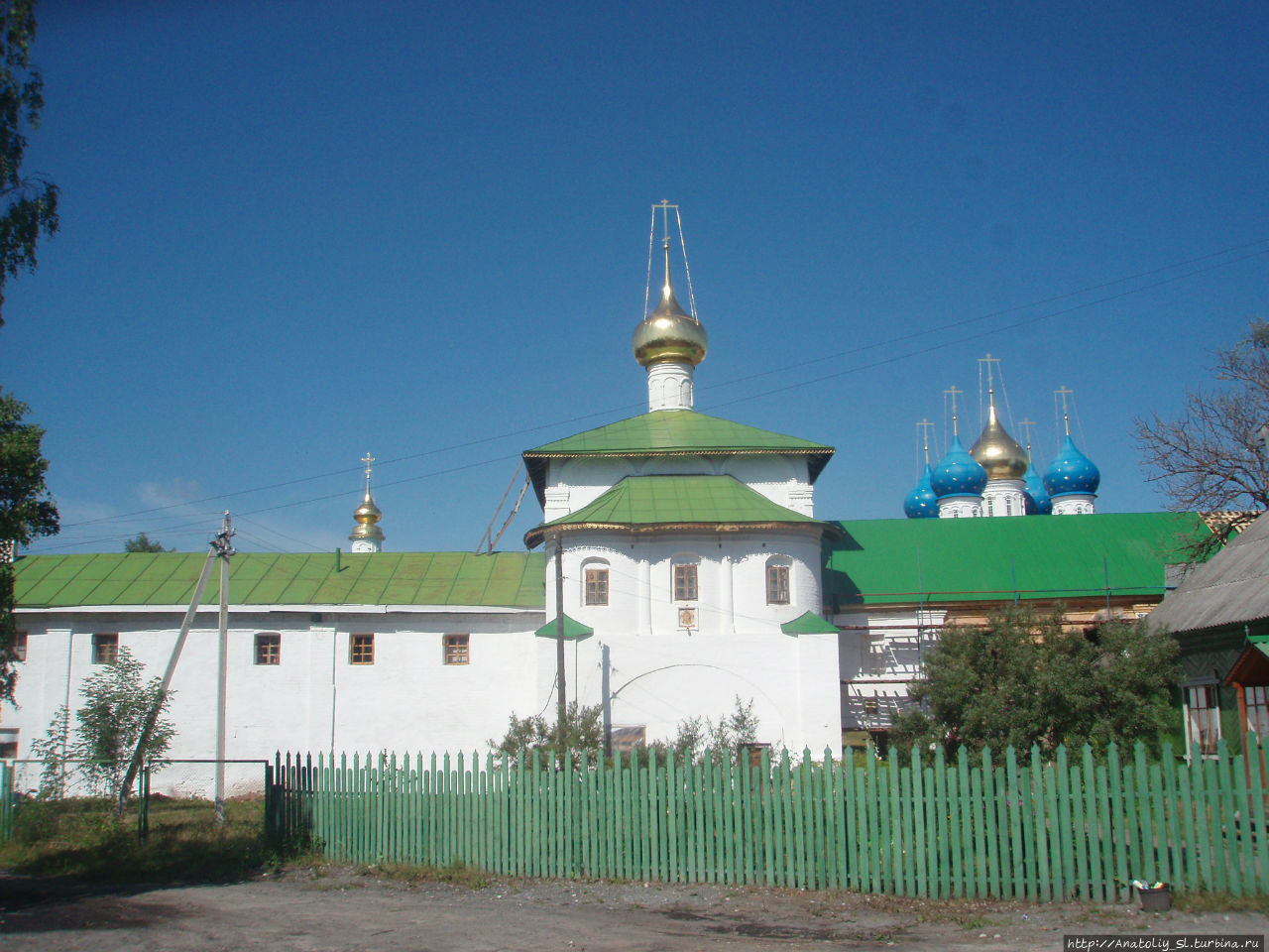 надвратная церковь Петра и Павла Фролищи, Россия