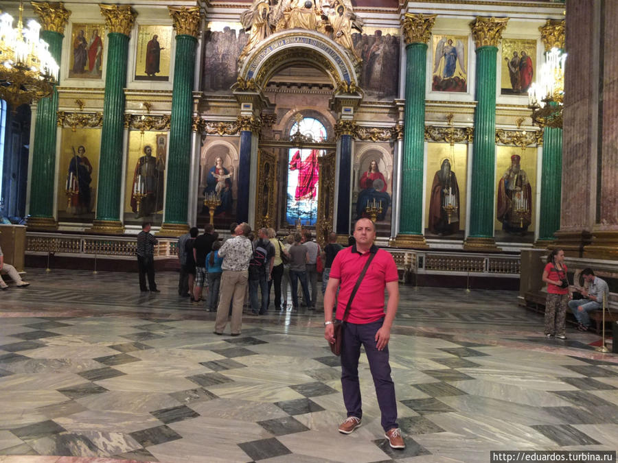Питерские цвета — красный и зеленый. Не верите? ;) Санкт-Петербург, Россия