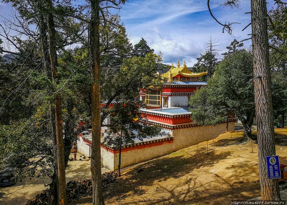 Монастырь Гьялтанг Ригнга Лхаканг. / Wufeng Monastery