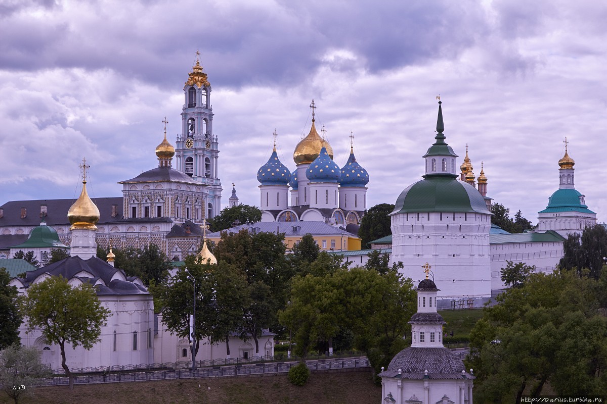 Свято-Троицкая Сергиева Лавра. Снаружи Сергиев Посад, Россия