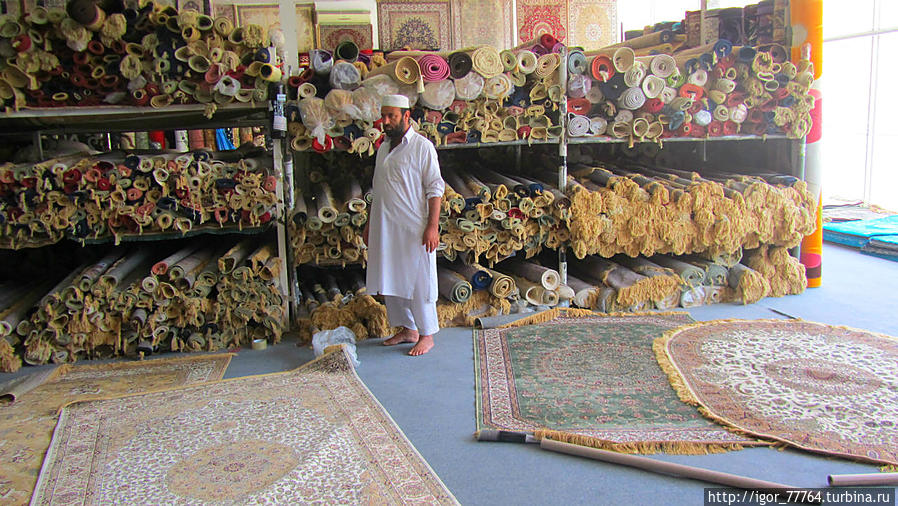 Магазин по продаже Иранских шелковых ковров.