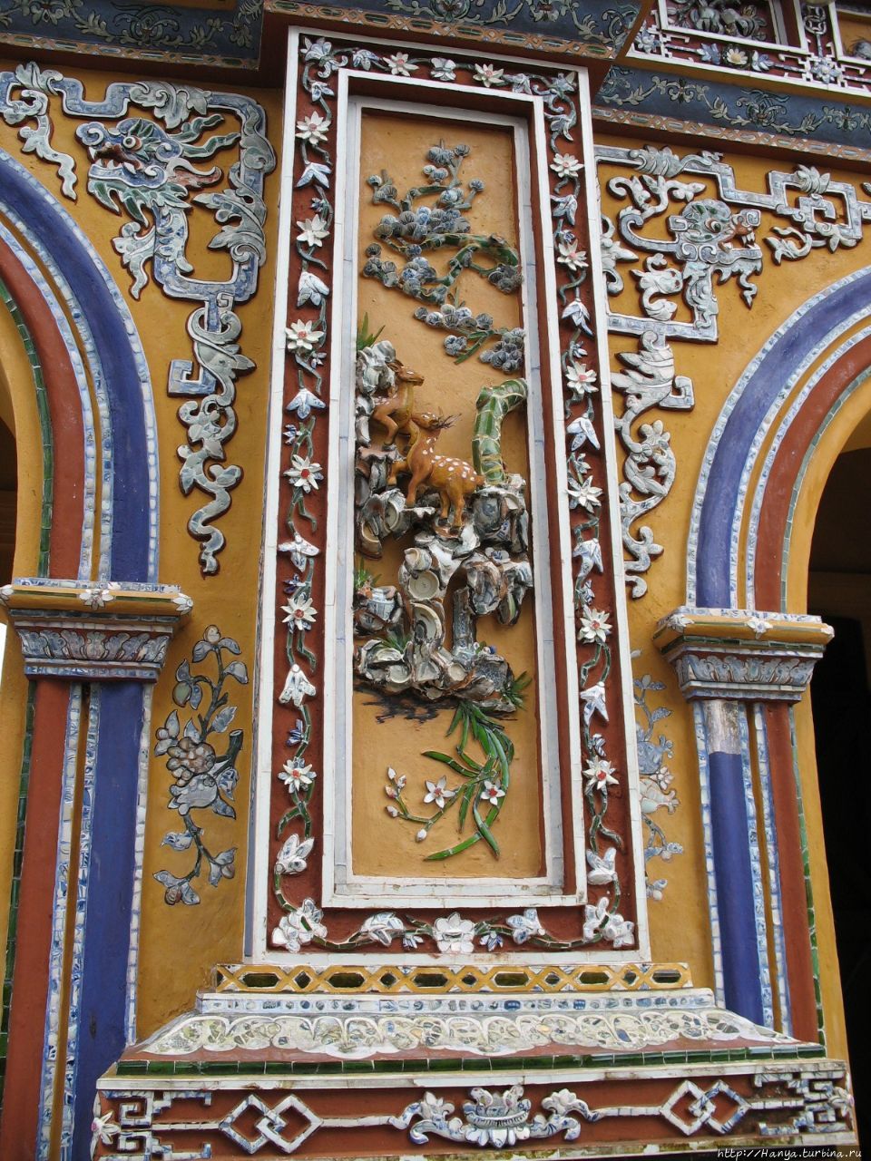 Хюэ. Императорский город. Декоративные ворота Хюэ, Вьетнам