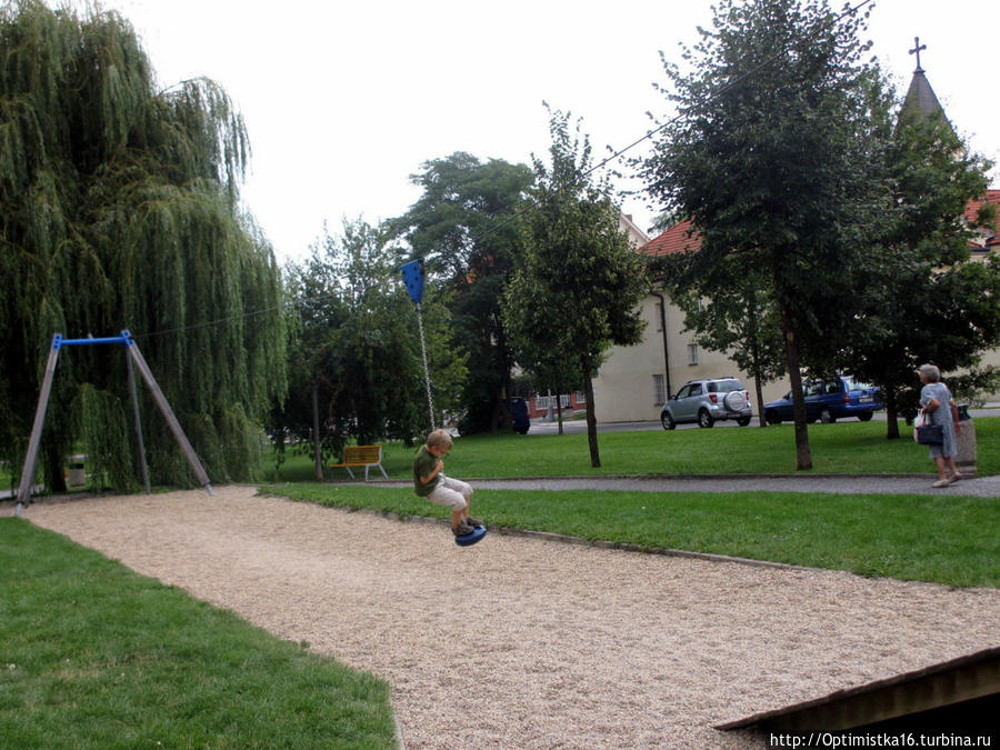 Всей семьёй на прогулку в парк Гадовка. Необычные скульптуры Прага, Чехия
