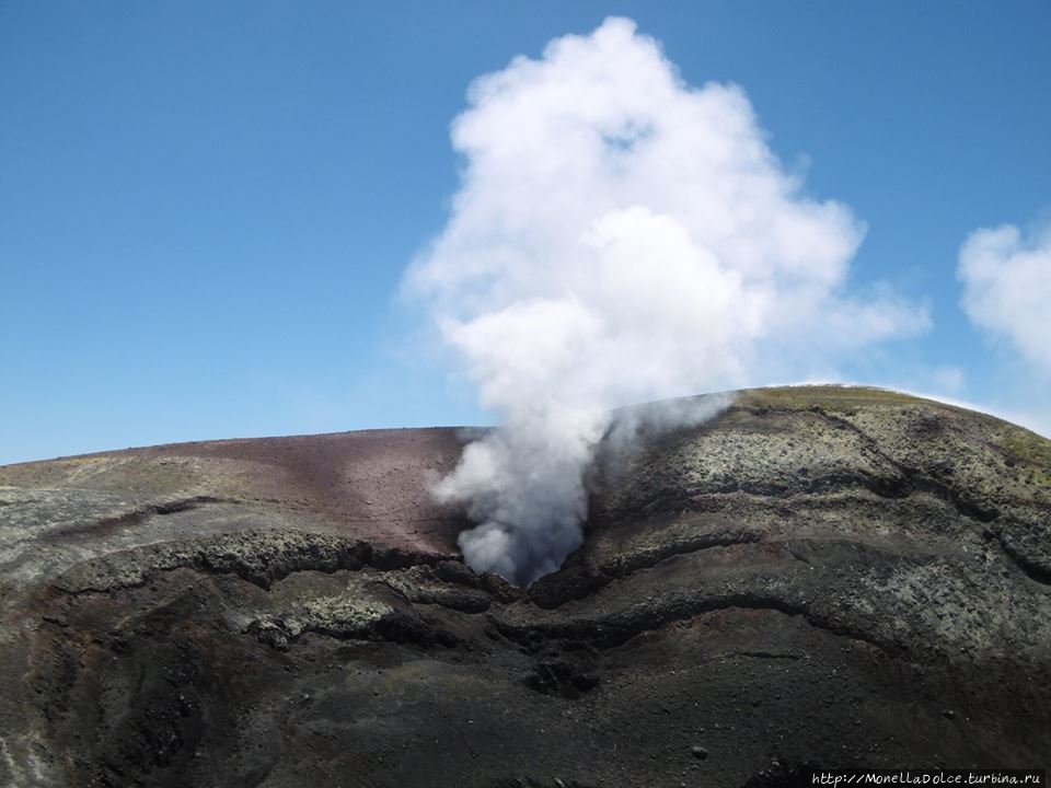 Национальный парк вулкан Etna: кратеры, гроты... Вулкан Этна Национальный Парк (3350м), Италия