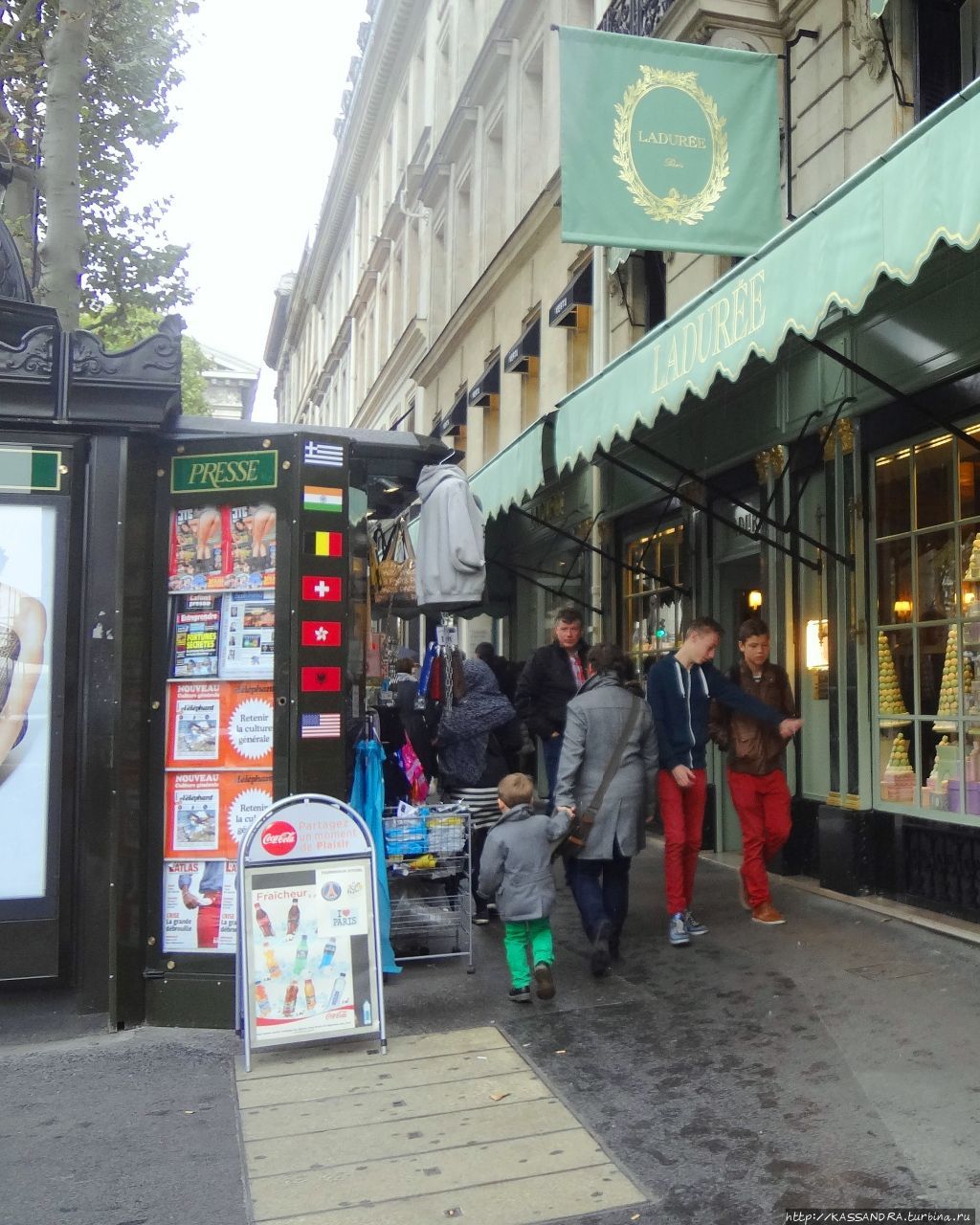 Les Maisons Ladurée Champs Elysées Париж, Франция