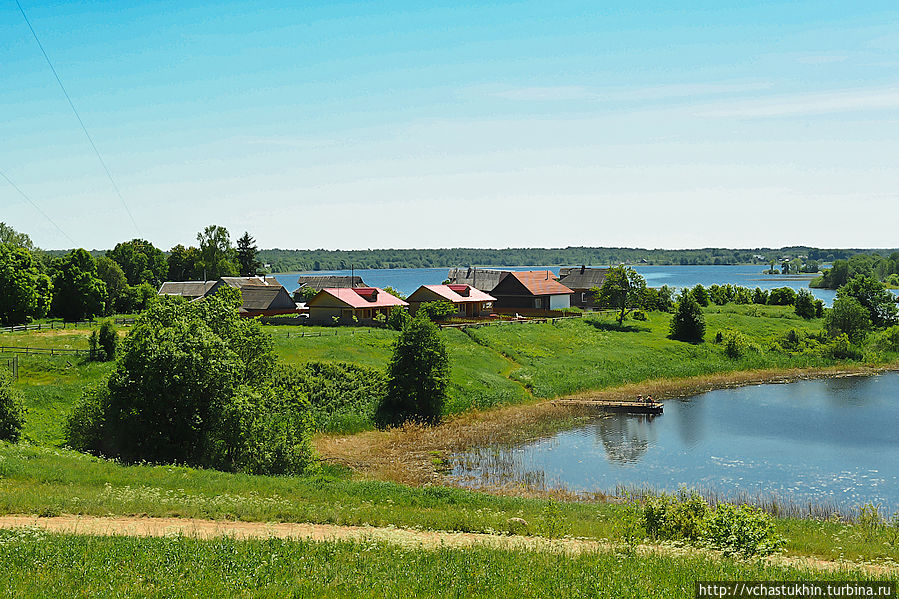 Живописная деревушка Сосница на берегу оз. Селигер