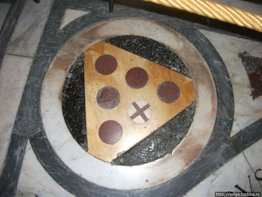 Мозаика в соборе Санта Мария дель Фьоре — герб Медичи