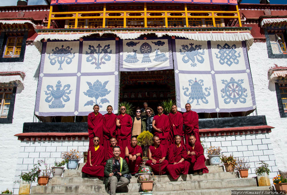 монастырь Санганг Дэчэн, Китай