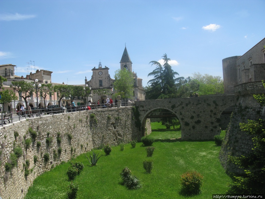 Крепостной ров Веноза, Италия