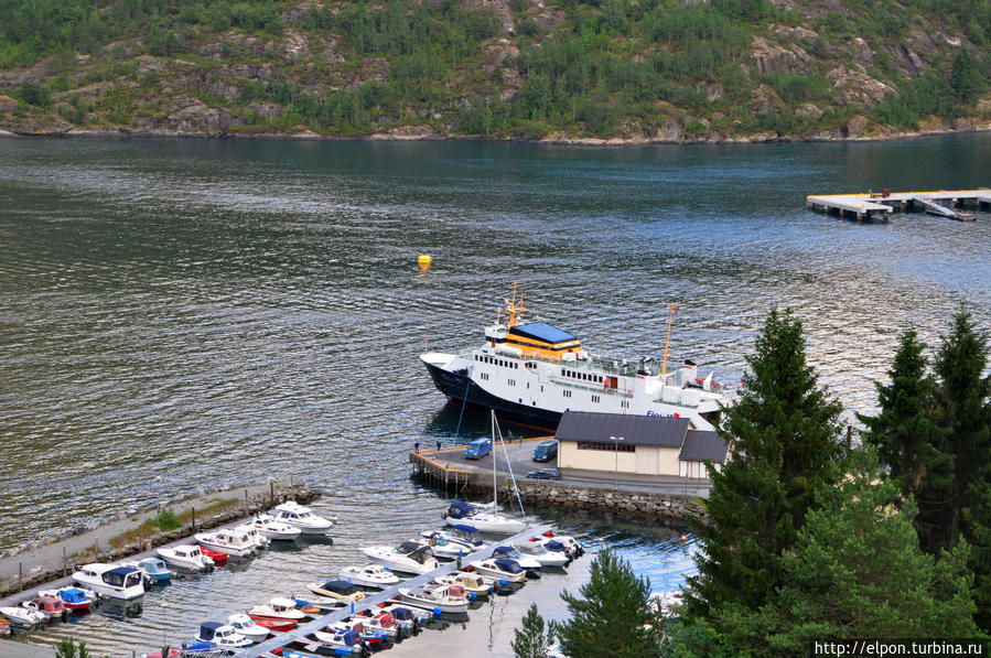 Экскурсия на кораблике … по сказочному Гейрангер-фьорду