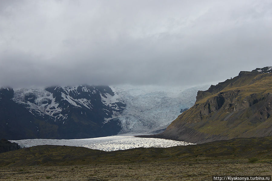Живьем этот ледник ярче — голубее и прозрачнее Свартифосс водопад, Исландия