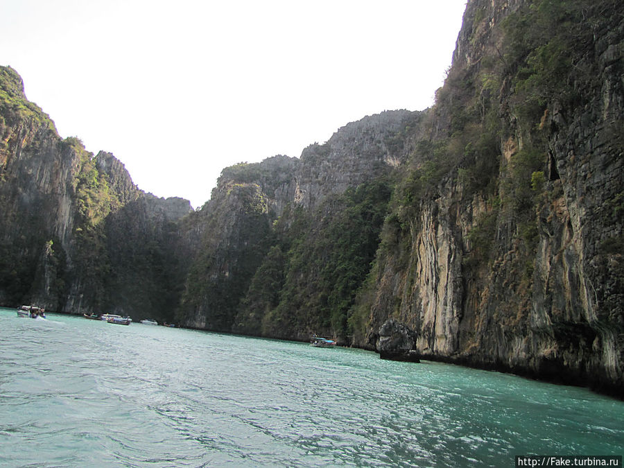 вокруг эти скалы и море, неописуемо красиво Пхукет, Таиланд