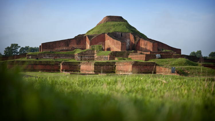 Сомапура Махавихара (буддистский монастырь) / Somapura Mahavihara (ruins of buddhist monastery)